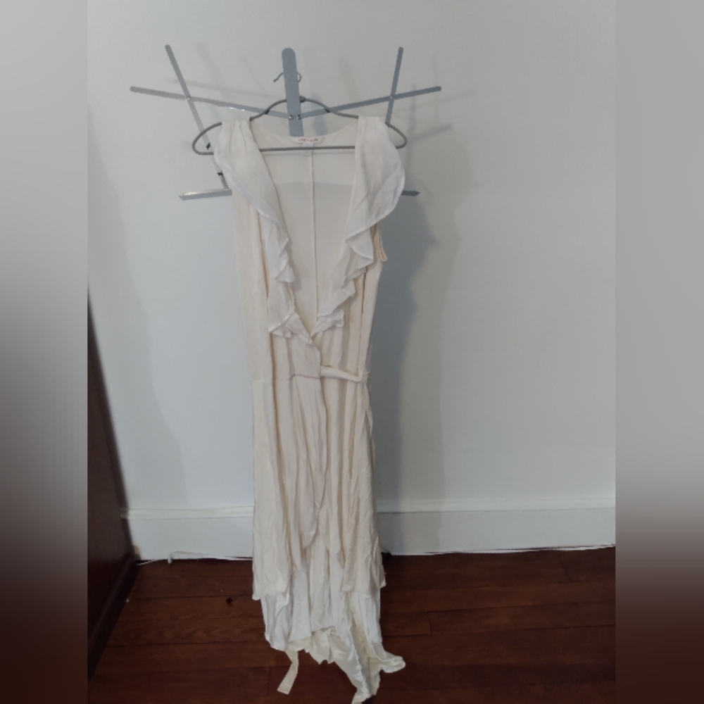 Alice + Olivia Elegant Cream Wrap Dress